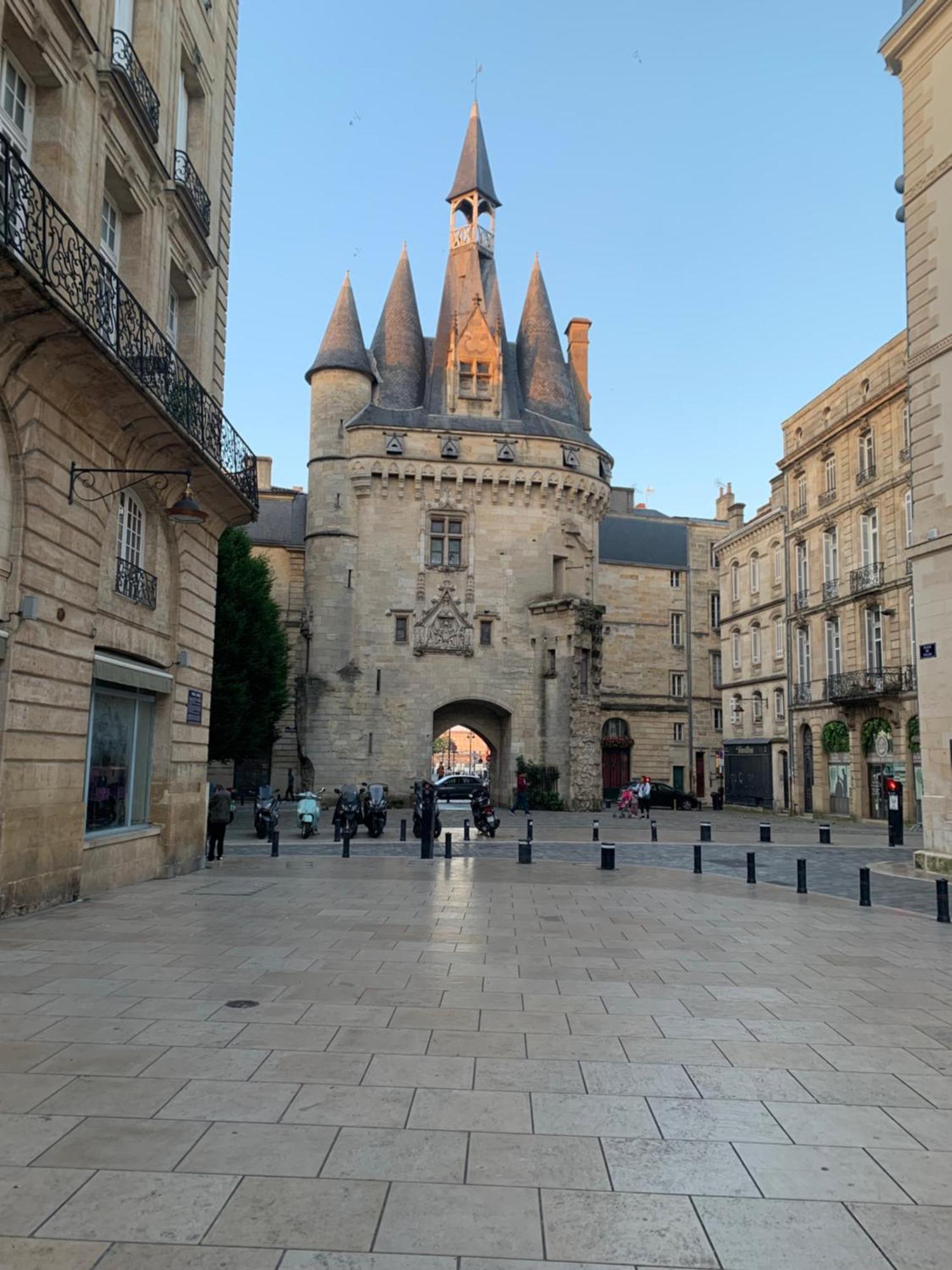 Bel Appartement Renove - Place Du Palais Avec Parking Bordeaux Luaran gambar