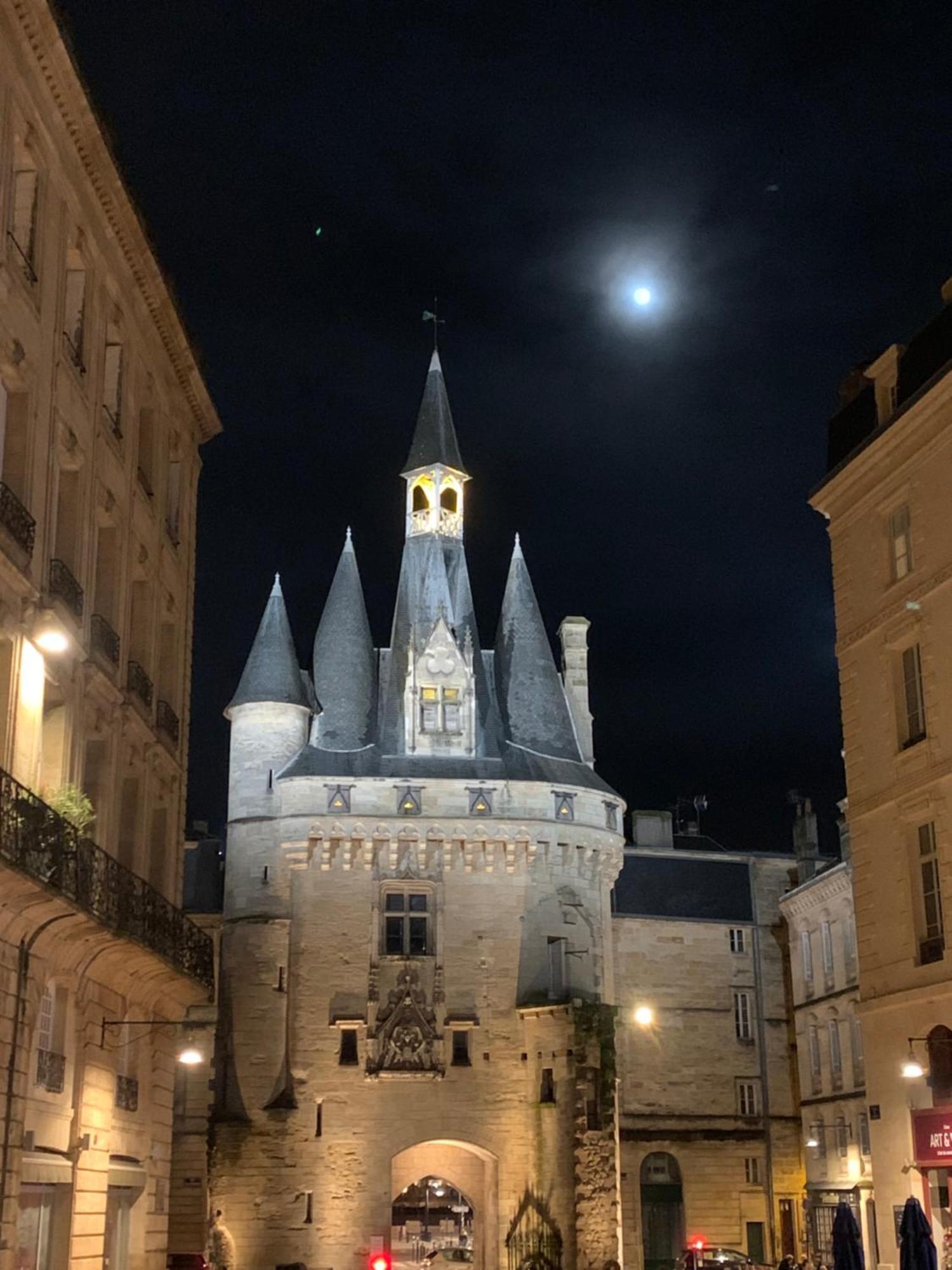 Bel Appartement Renove - Place Du Palais Avec Parking Bordeaux Luaran gambar