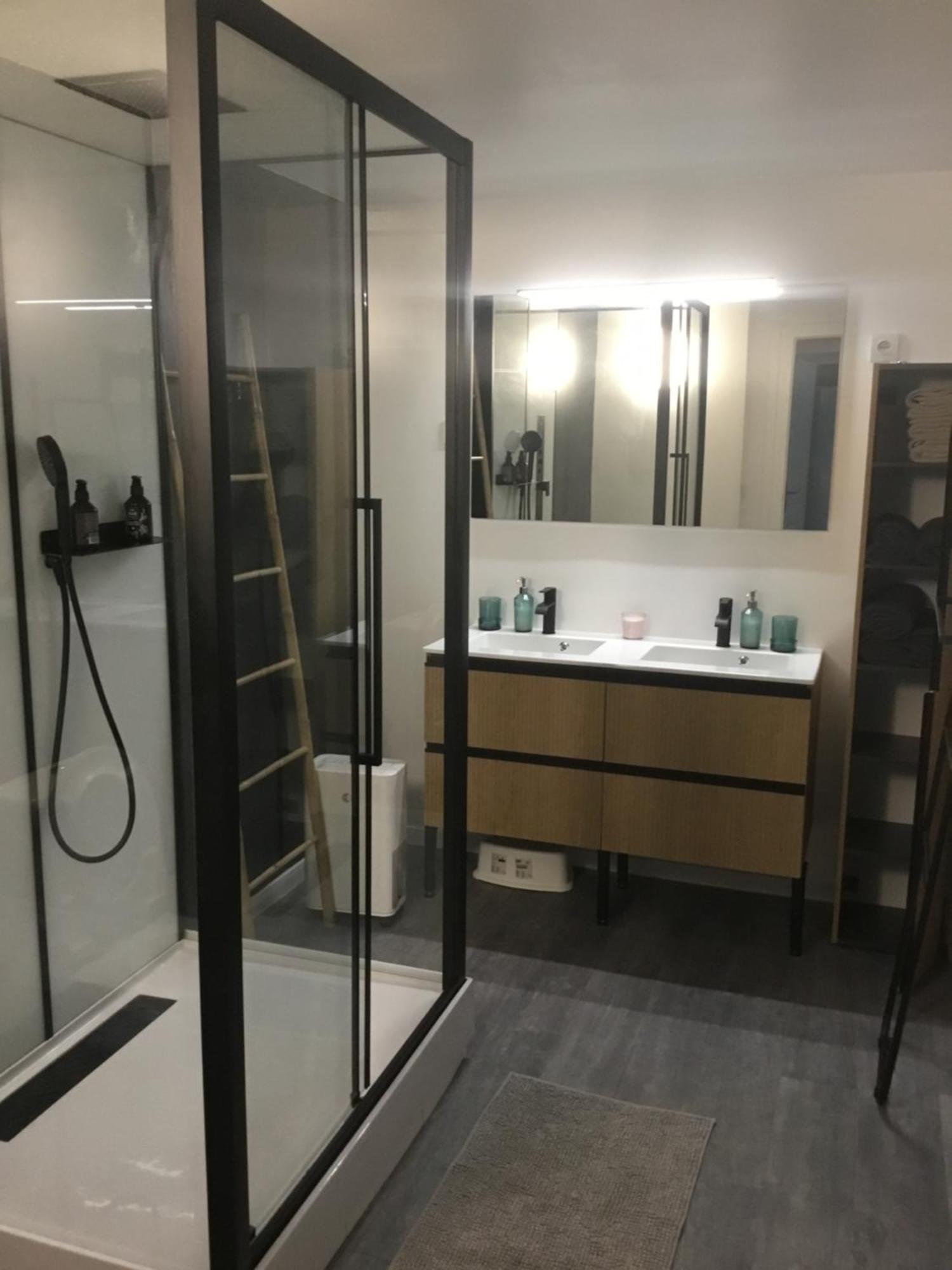 Bel Appartement Renove - Place Du Palais Avec Parking Bordeaux Luaran gambar