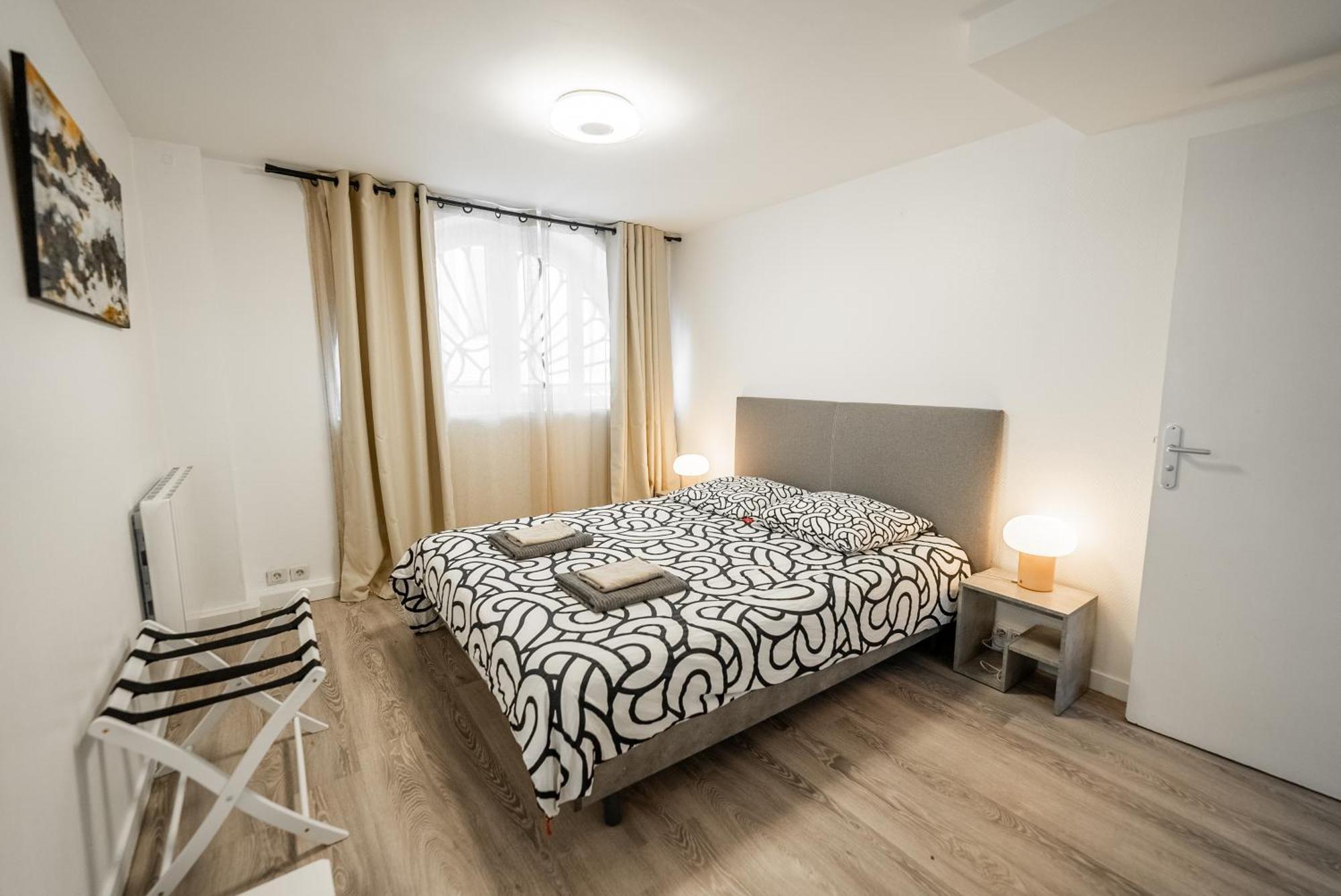 Bel Appartement Renove - Place Du Palais Avec Parking Bordeaux Luaran gambar